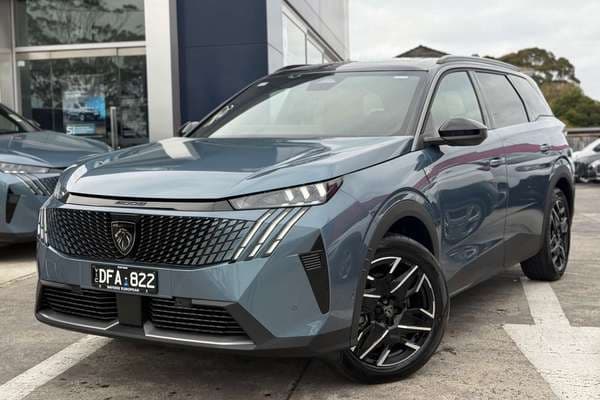 2025 Peugeot 5008